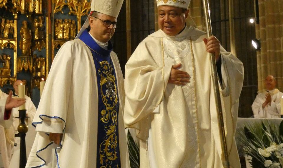 [#Galeria] Les imatges de la presa de possessió de Gordo com a bisbe de Tortosa