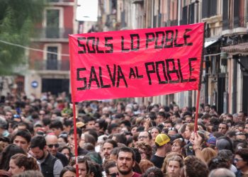 Quan un vaixell s’enfonsa el capità és l’últim a abandonar, però tu te’n vas anar el primer