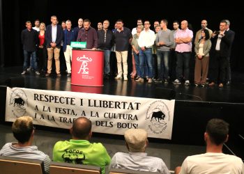 Penyes taurines, ajuntaments i consells ebrencs rebutgen l’intent de prohibir modalitats de festes amb bous