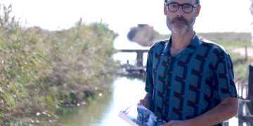 ‘Delta’: crònica sentimental d’una illa de Buda que es resisteix a desaparèixer sota el mar i l’oblit