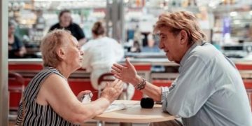 El programa Sempre Acompanyats de la Fundació ”la Caixa” atén a Tortosa prop de 150 persones grans en situació de soledat