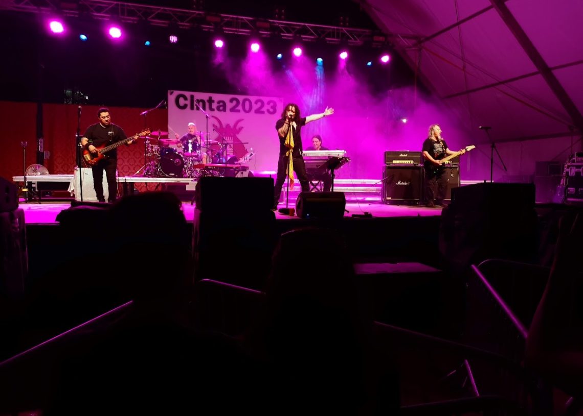 Obscens presenta el disc ‘Sota un cel sord’ amb un concert íntim al Casal Tortosí