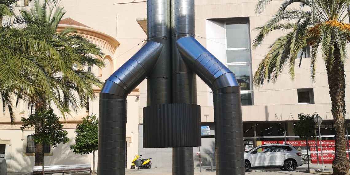 El jurat del festival A Cel Obert premia ‘Trasver’, la instal·lació dels Reials Col·legis