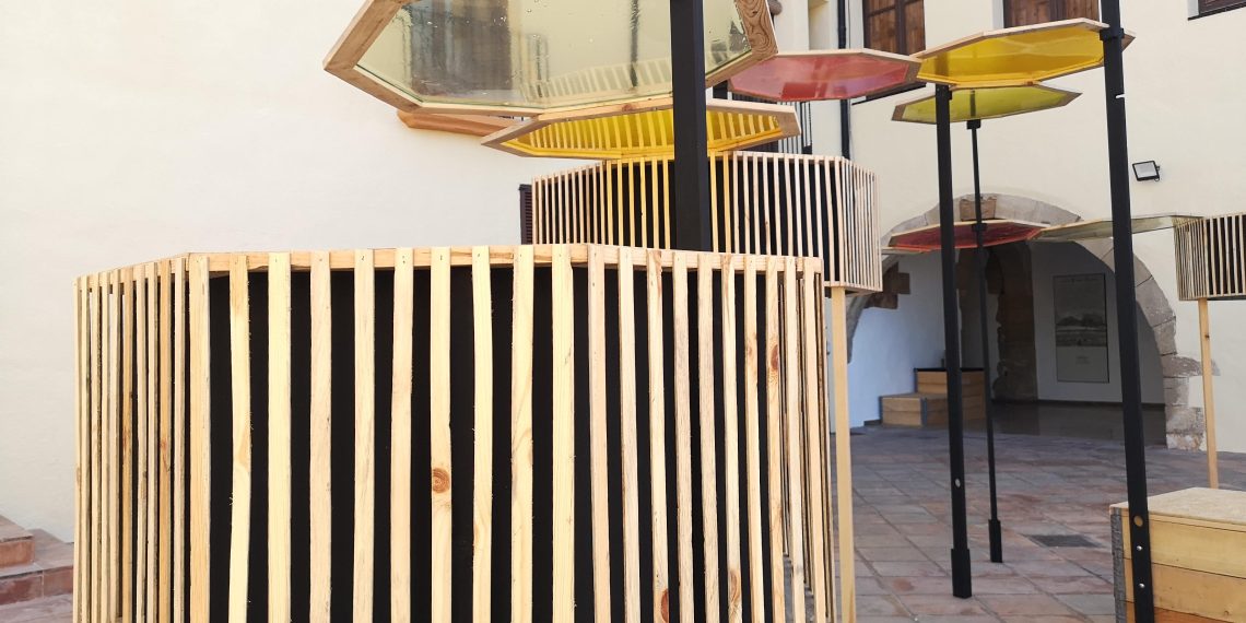 El jurat del festival A Cel Obert premia ‘Trasver’, la instal·lació dels Reials Col·legis