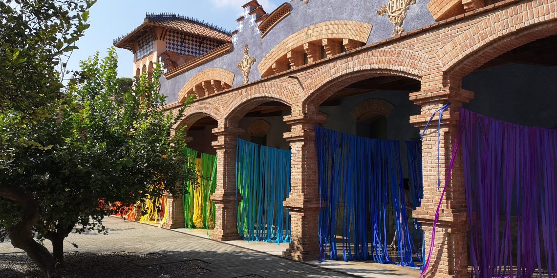 El jurat del festival A Cel Obert premia ‘Trasver’, la instal·lació dels Reials Col·legis