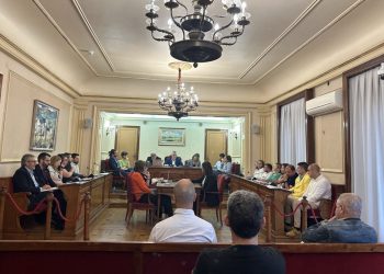 Amposta aprova pujar l’IBI i la taxa de la brossa, amb el vot en contra de l’oposició