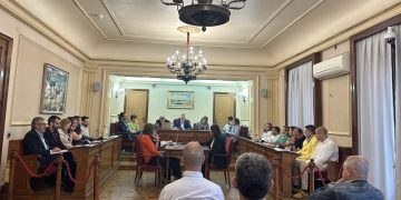 Amposta aprova pujar l’IBI i la taxa de la brossa, amb el vot en contra de l’oposició