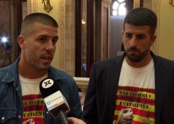 Decepció taurina i alegria animalista als passadissos del Parlament per la votació