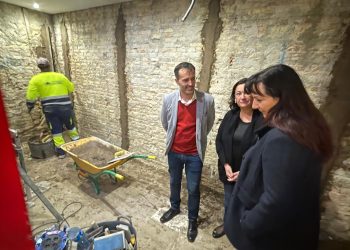 Tortosa comença la reparació de la teulada i la renovació dels lavabos del mercat