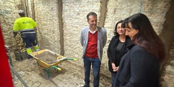 Tortosa comença la reparació de la teulada i la renovació dels lavabos del mercat
