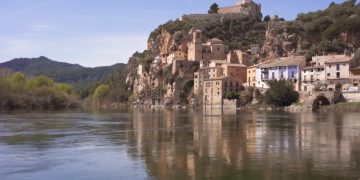 L’Idece celebra els 30 anys amb un acte institucional al castell de Miravet