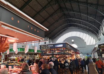 Tortosa renovarà els lavabos del mercat municipal i repararà les goteres de la coberta