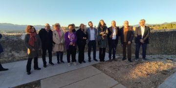 La consellera Garriga inaugura la recuperació de la muralla del Rastre