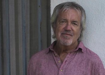 ‘Ets tan pobre que només tens diners’ serà el nou disc en solitari d’Arturo Gaya