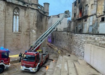 Tortosa enderrocarà quatre habitatges del carrer Costa de Capellans afectats per un incendi i declarats en ruïna