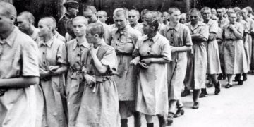 Les Terres de l’Ebre recorden les dones deportades als camps nazis amb una exposició i una xerrada