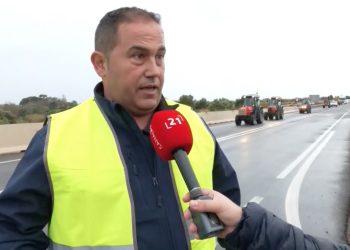 La protesta pagesa uneix les Terres de l’Ebre i el Baix Maestrat amb una marxa lenta
