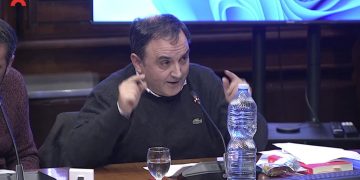 Només un veterinari defensa al Parlament la celebració dels bous embolats i capllaçats