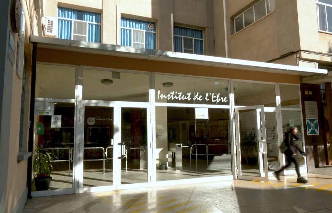 L’Institut de l’Ebre celebra el primer claustre de professorat després d’esclatar la polèmica