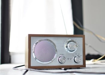 ‘La gran amiga que totes i tots tenim, la ràdio’ per Ramon Bel