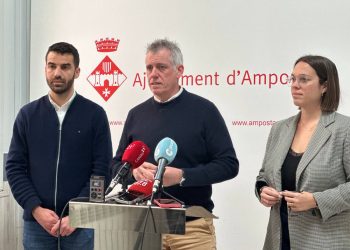 Amposta apaga els parquímetres de la zona blava, però no l’anul·la del tot