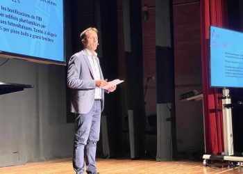 L’increment del pressupost de l’Ajuntament centra la primera audiència pública de Jordan com a alcalde de Tortosa