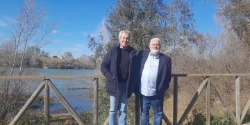 Xarli Diego presenta ‘Salta per la porta i entra per la finestra’ a l’Ampolla, amb Arturo Gaya