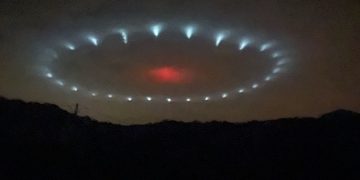 Els misteriosos llums nocturns al cel dels Ports: no, encara no arriben els marcians