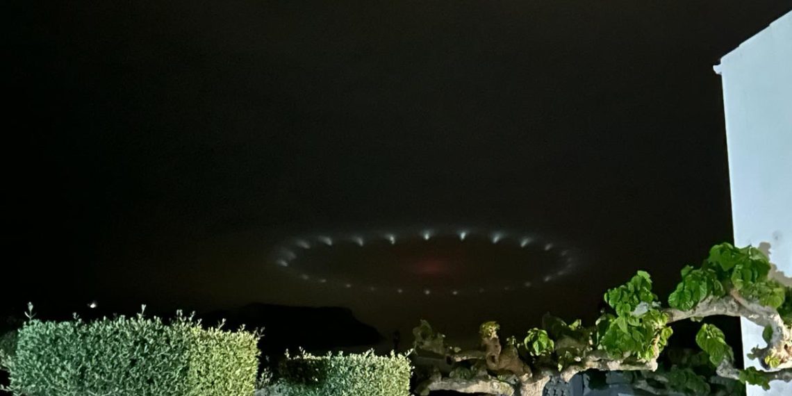 Els misteriosos llums nocturns al cel dels Ports: no, encara no arriben els marcians