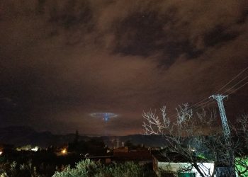 Els misteriosos llums nocturns al cel dels Ports: no, encara no arriben els marcians