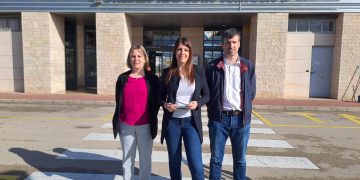 Irene Negre (Junts) es compromet amb el traspàs integral de Rodalies, indispensable per millorar els trens de l’Ebre