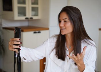 L’streamer ampostina Cèlia Espanya, premi a la Innovació als Premis Martí Gasull i Roig