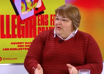 Roó fa una crida a participar en la campanya d’Òmnium per fer una recollida massiva de llibres per a les biblioteques escolars