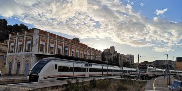 Mobilitzem-nos pel primer tren del matí de la línia R-16 en direcció a Barcelona