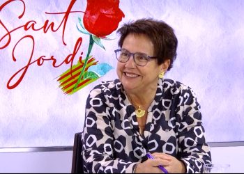 Cultura celebra ‘la festa major’ de Sant Jordi amb postals i punts de llibre que recorden la poesia de Gerard Vergés