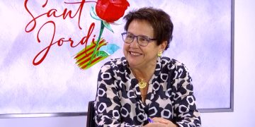 Cultura celebra ‘la festa major’ de Sant Jordi amb postals i punts de llibre que recorden la poesia de Gerard Vergés