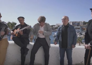 Els Quicos estrenen videoclip de la versió de ‘La Farola’ amb el seu autor, Miquel del Roig