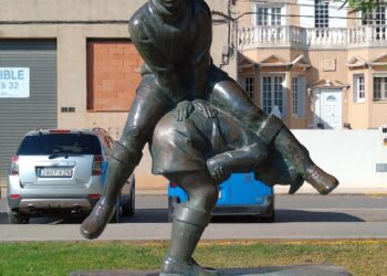 ‘Josep Maria Simó. L’escultura La Viola de l’escultor Innocenci Soriano-Montagut’, per Gabriel Perles