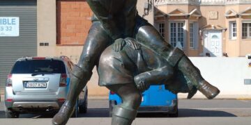 ‘Josep Maria Simó. L’escultura La Viola de l’escultor Innocenci Soriano-Montagut’, per Gabriel Perles