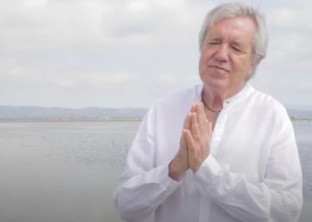 Així és ‘Amor de lluny’, el tema d’Arturo Gaya inclòs al disc ‘Ets tan pobre que només tens diners’ amb poemes Abu Bakr al-Turtuxí