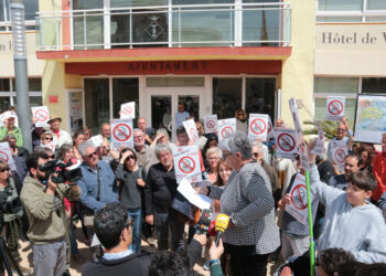 Junts i ERC forcen un ple a Camarles per bloquejar el projecte de la planta de biogàs
