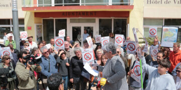 Junts i ERC forcen un ple a Camarles per bloquejar el projecte de la planta de biogàs