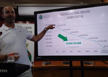 Roquetes eixuga el deute municipals fins als 180.000 euros, pendent encara del pagament de la piscina coberta