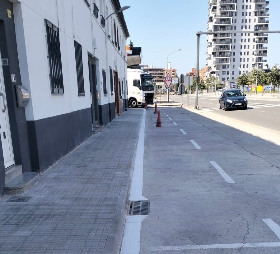 Tortosa arranja un tram de la carretera del Port i diversos carrers del Grup El Temple i Ferreries
