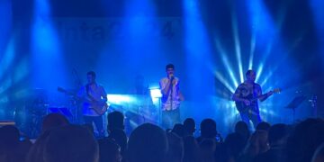 Així va ser el concert d’Elma a les festes de Tortosa, per presentar el disc ‘Un paso más’