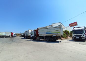 Clàxons per unes millors condicions laborals dels treballadors que fan la recollida de la brossa al Baix Ebre i Montsià