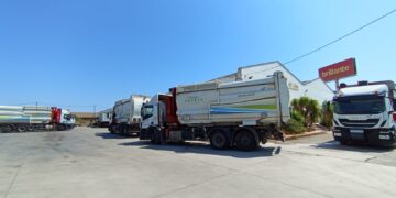 Clàxons per unes millors condicions laborals dels treballadors que fan la recollida de la brossa al Baix Ebre i Montsià