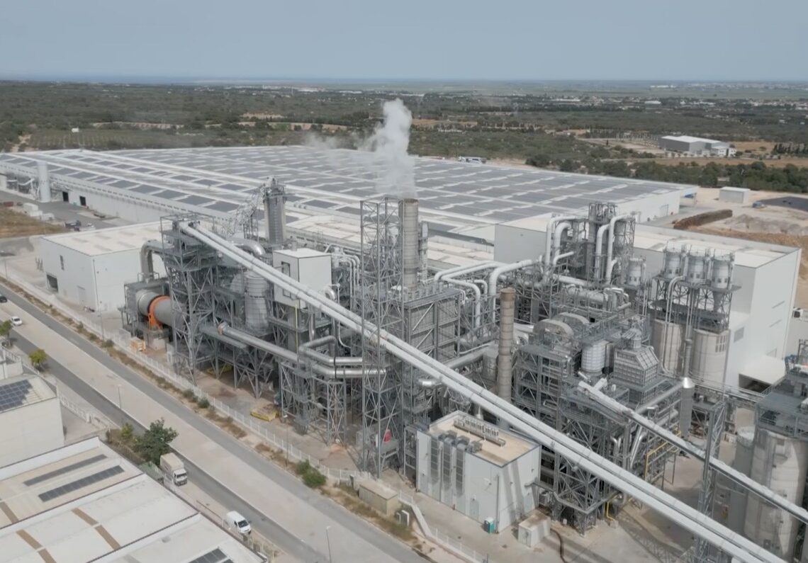 Kronospan Tortosa ja té a la seua coberta el parc solar en teulada més gran de Catalunya