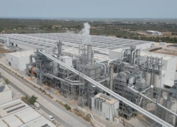 Kronospan Tortosa ja té a la seua coberta el parc solar en teulada més gran de Catalunya