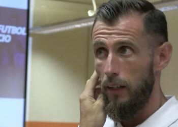 Nando Recio: el mite del futbol roquetero penja les botes però es queda a Hong Kong